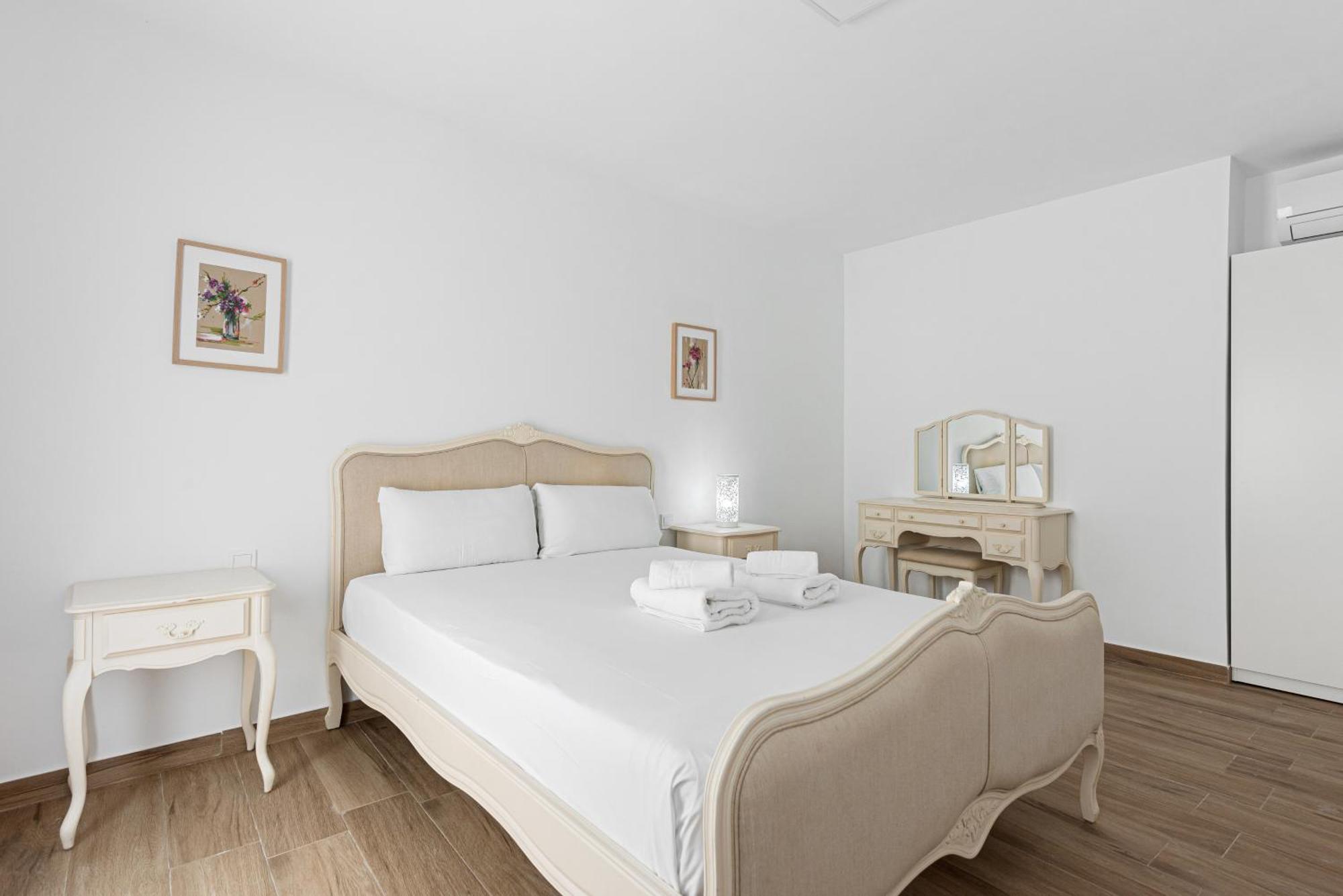 U-nique House Reina Juliana Apartment Málaga